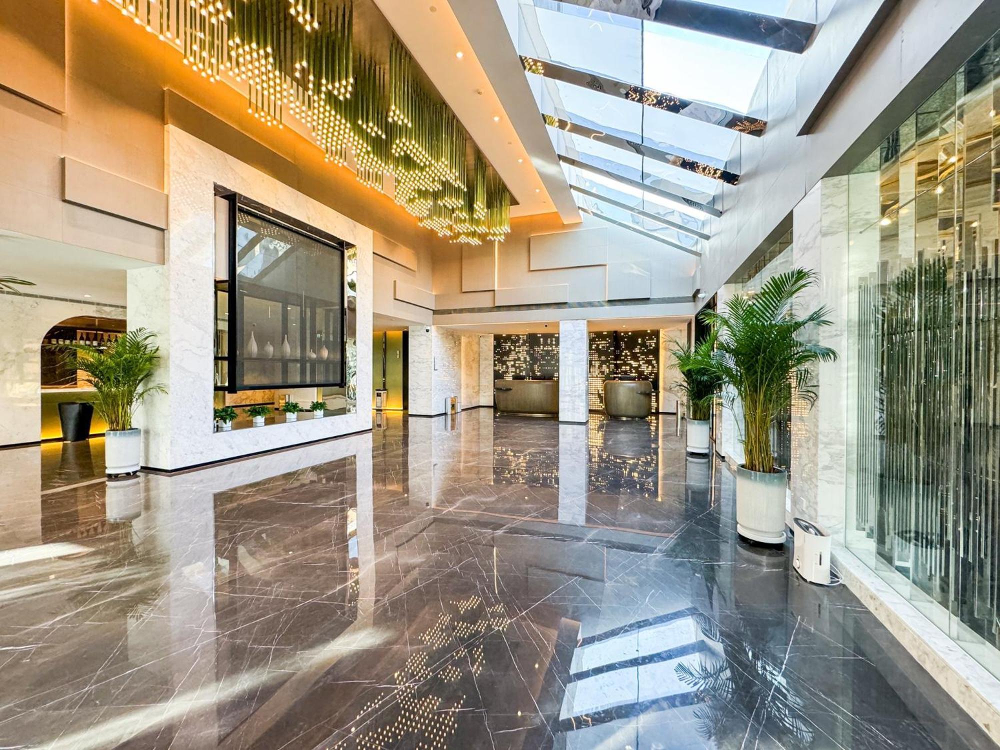 Holiday Inn Zhengzhou Zhongzhou By Ihg Экстерьер фото
